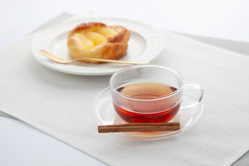 紅茶とアップルパイ - 692192147
