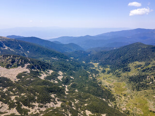 Naklejka premium Pirin Mountain near Yalovarnika peak, Bulgaria