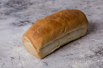 ready-to-eat sliced ​​bread on gray background