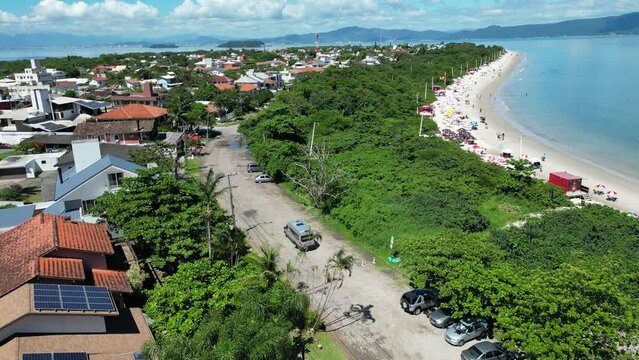 Van Turismo Florian&oacute;polis Natureza Praia da Daniela Bairro Sambaqui Passeios Viagens Costeira Ilha Magia Dunas Mata Atl&acirc;ntica Roteiros Tur&iacute;sticos Aventura Praias Paradis&iacute;acas Cultura Hist&oacute;ria Arquite