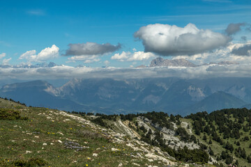 Vue Vers Champsaur et Obiou depuis la Croix du lautaret , Massif du Vercors , Drôme , Alpes