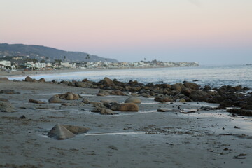Fototapeta na wymiar Rocky Beach in Malibu