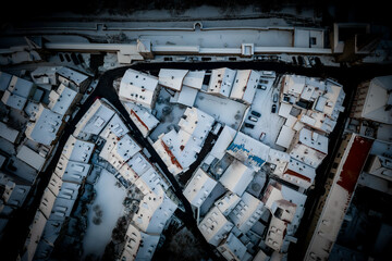 Bayrischer Stadtteil in Amberg aus der Vogelperspektive mit schneebedeckten Dächern, Amberg im...