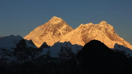 Photo sur Plexiglas Lhotse Mount Everest, Nuptse and Lhotse in the golden evening light, Nepal.