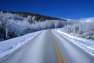 Fototapeta na wymiar Winter ice and snow roads