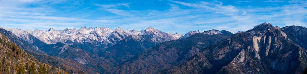 Fototapeta na wymiar View from Moro Rock in Sequoia National Park, CA, USA