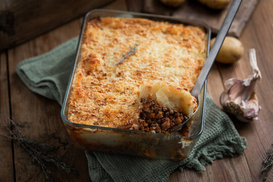 hachis parmentier fait maison pomme de terre en pur&eacute;e, vaincre hach&eacute;e carottes et herbes de Provence shepherd's pie
