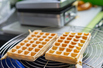 waffel gebacken auf backblech vorne 