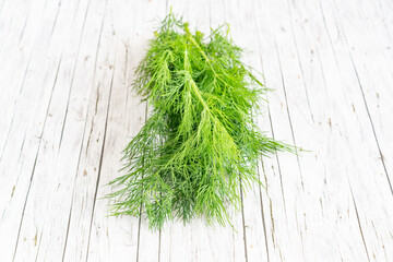 joghurt kräuter joghurtsauce mit kräuter in der herstellung uns knoblauch 