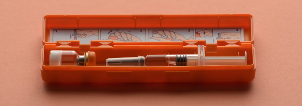 glucagon syringe used for hypoglycemia in type 1 diabetics