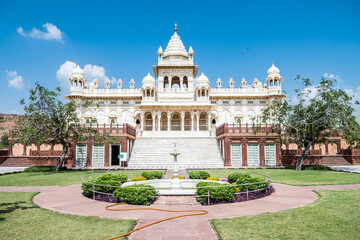 views of Jaswant Thada white palace in jodphur, india - obrazy, fototapety, plakaty