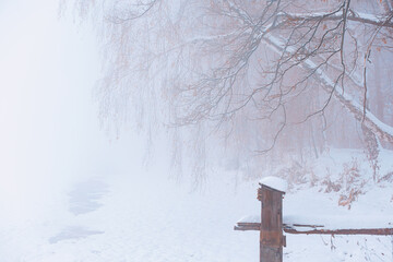 Krajobraz zimowy, mglisty świt (Winter landscape, foggy dawn)	