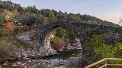 Fototapeta na wymiar The Roman Bridge of Madrigal de la Vera, Cacares, Spain