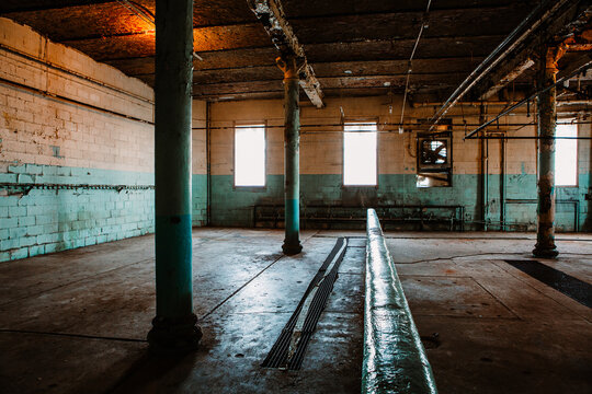 Ohio Reformatory prison tour. 