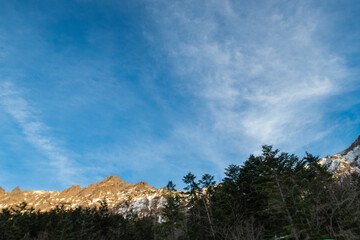 八ヶ岳の青い空
