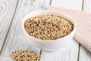 Raw dry quinoa cereal grain