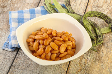 White bean in tomato sauce