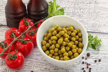 Canned sweet green peas conserve