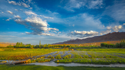 Obraz premium autumn landscape with mountains and clouds