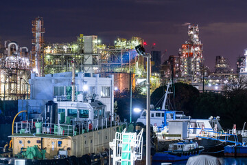 Fototapeta premium 川崎市千鳥町の工場夜景 Night view of a factory in Chidori-cho, Kawasaki City