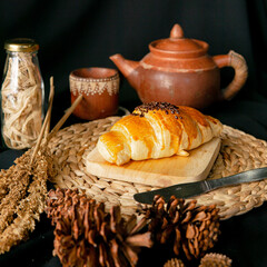 croissant and tea