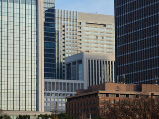 Fototapeta na wymiar 秋の東京都の都心の高層ビルの風景