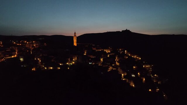 Bocairent de noche en Valencia a vista de drone