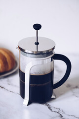 Brewing coffee with a french press
