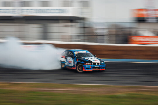 BMW E36 in drift with a lot of smoke