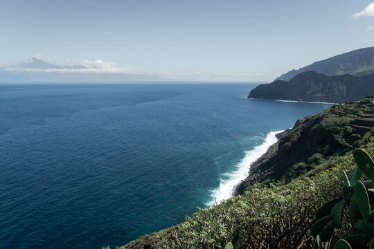 view of the coast of Agulo from the top of the cliff in La Gomera