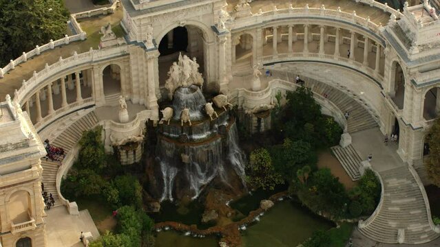 vue a&eacute;rienne du palais longchamp &agrave; marseille
