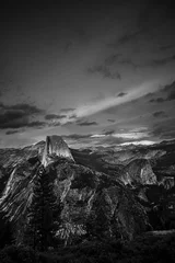 Vitrage gordijnen Half Dome Captured from Glacier Point, this black and white photo showcases the iconic Half Dome in Yosemite National Park