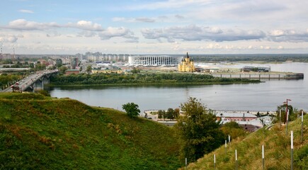 Autumn Nizhny Novgorod - the confluence of the two rivers Oka and Volga - 693217911