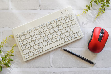 ビジネスイメージ・キーボード・マウス・ボールペン