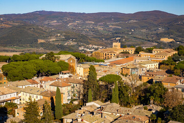 Fototapeta na wymiar View of old town of Orvieto in Italy from above rooftops