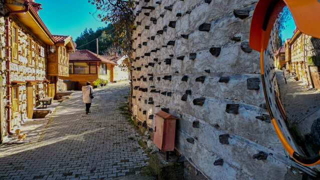 Historical, touristic and cultural geography Streets of Antalya
