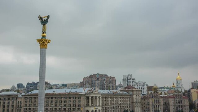 Independence square, kiev, ukraine, cloudy weather, timelapse, monument