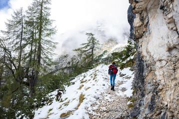 Digital Detox Hike in Winter High Mountains