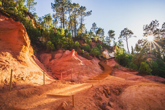 Sunlit scenes in The Proven&ccedil;al Colorado (The ochre rocks of le Colorado Proven&ccedil;al). Photography taken in France