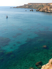 Fototapeta premium Malta, przyroda, widoki, woda, morze, skały, pejzaż