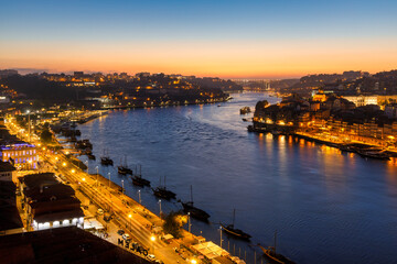 Panoramic view of Douro rive in the city of Porto at sunset, Portugal.  - obrazy, fototapety, plakaty