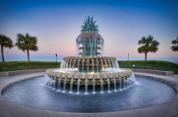 Fototapeta premium Pineapple Fountain & Blue Hour.