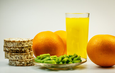 Orange slices and orange juice for a healthy diet