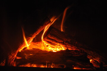Ogień w kominku