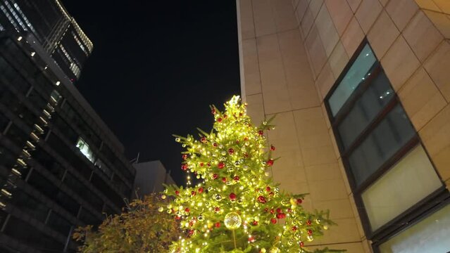 東京都千代田区丸の内のクリスマスイルミネーションの景色