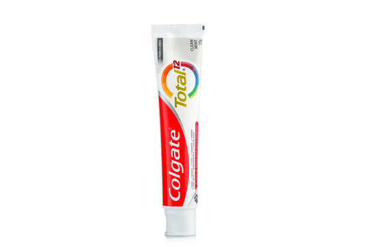 S&Atilde;O PAULO, BRAZIL- DECEMBER 15, 2023
COLGATE TOTAL TOTAL 12 CLEAN MINT 220g TOOTHPASTE TUBE, WHITE BACKGROUND