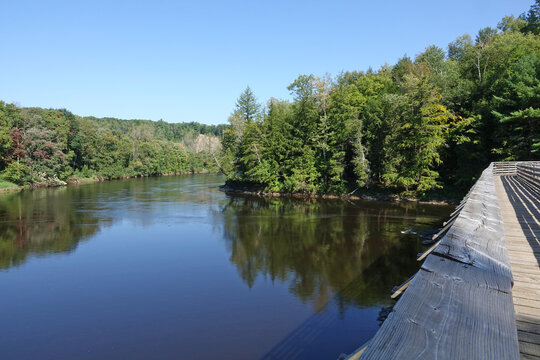 Randonn&eacute;e dans le Parc de la Rivi&egrave;re Batiscan sur la route de Qu&eacute;bec au Canada