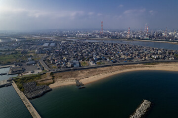 Fototapeta premium 四日市コンビナート 磯津海岸からのドローンによる空撮