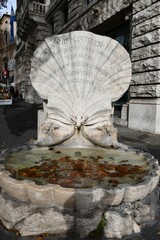 Fontana delle Api. Giovanni Lorenzo Bernini. Piazza Barberini, Roma