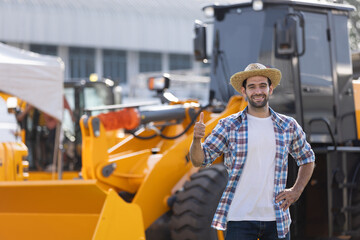 Male farmers visit the agricultural machinery exhibition.